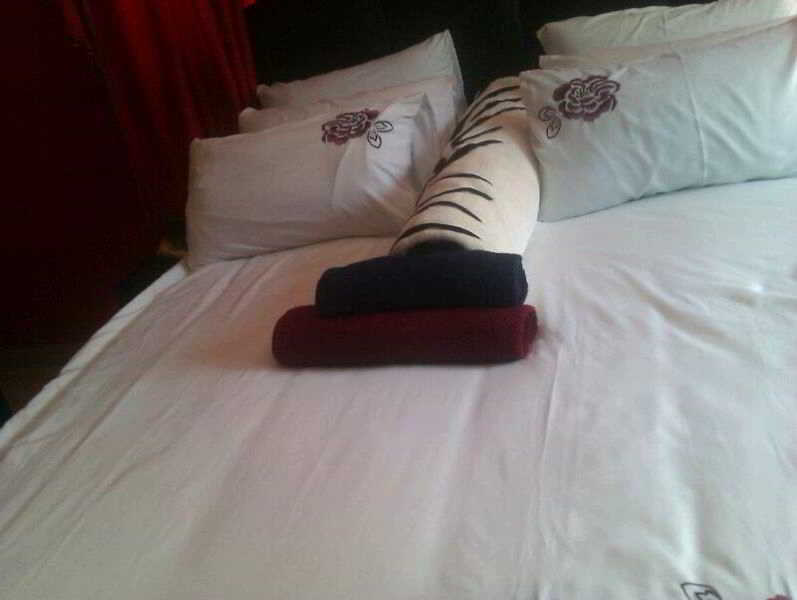 Bulawayo Continental Hotel Bagian luar foto