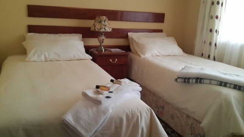 Bulawayo Continental Hotel Bagian luar foto
