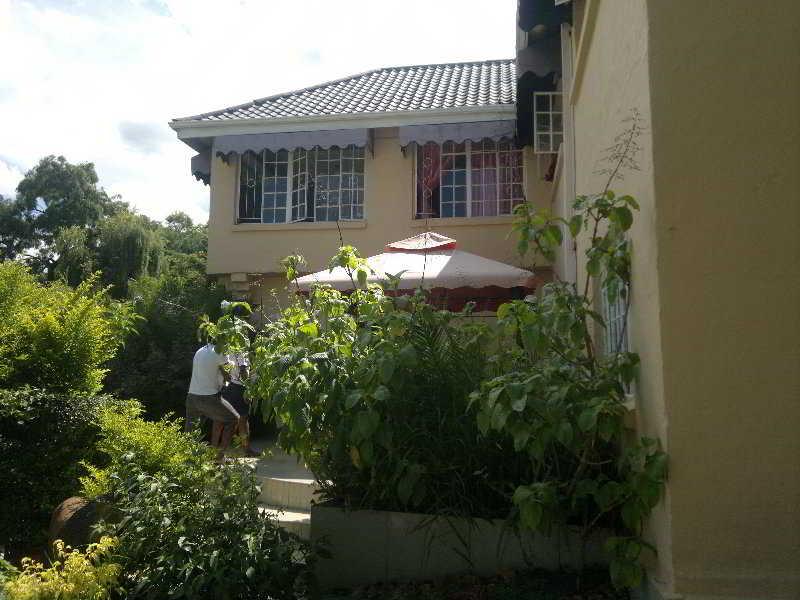 Bulawayo Continental Hotel Bagian luar foto